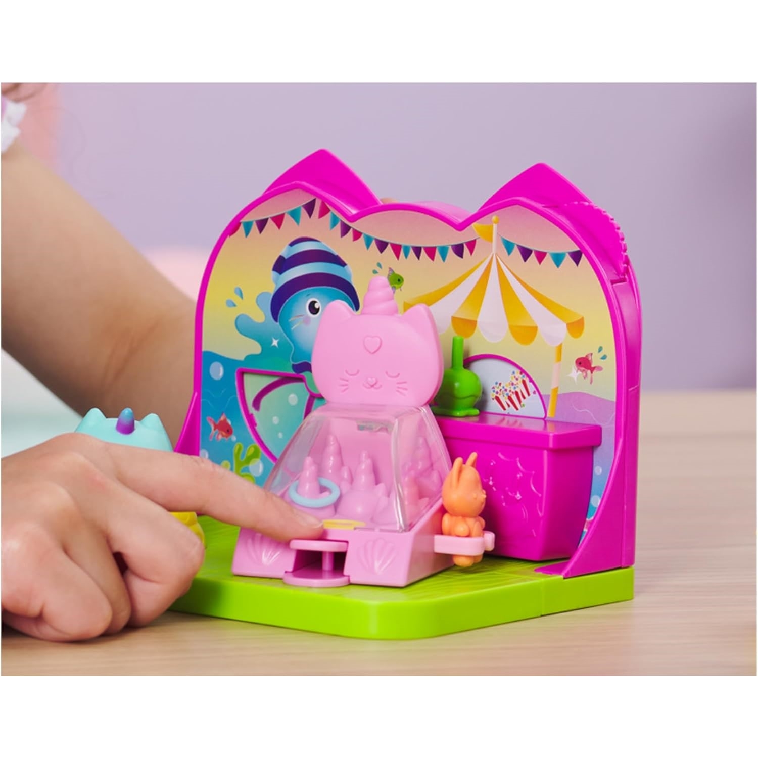 Spin Master 6068287 Gabby's Dollhouse – Deluxe Room - Carnival (Cat Ad